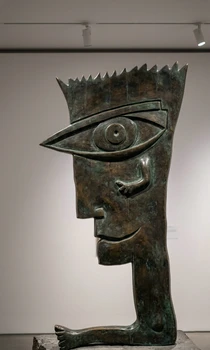Abstracted Head with Hand